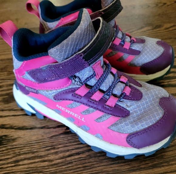 Merrell Toddler Size 13 Hiking Shoes in Pink and Purple In Outstanding Condition - Picture 1 of 6